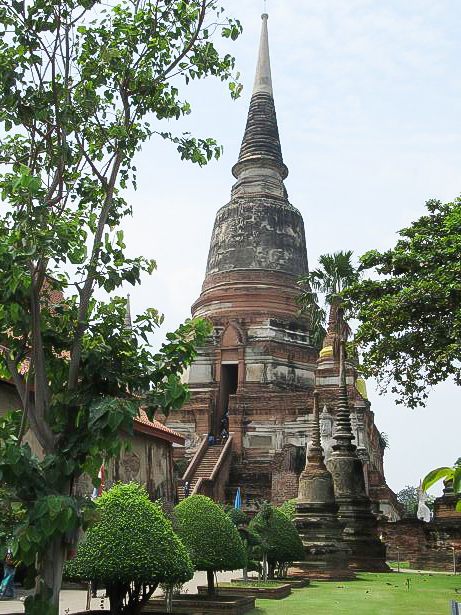 スリランカ様式の仏塔