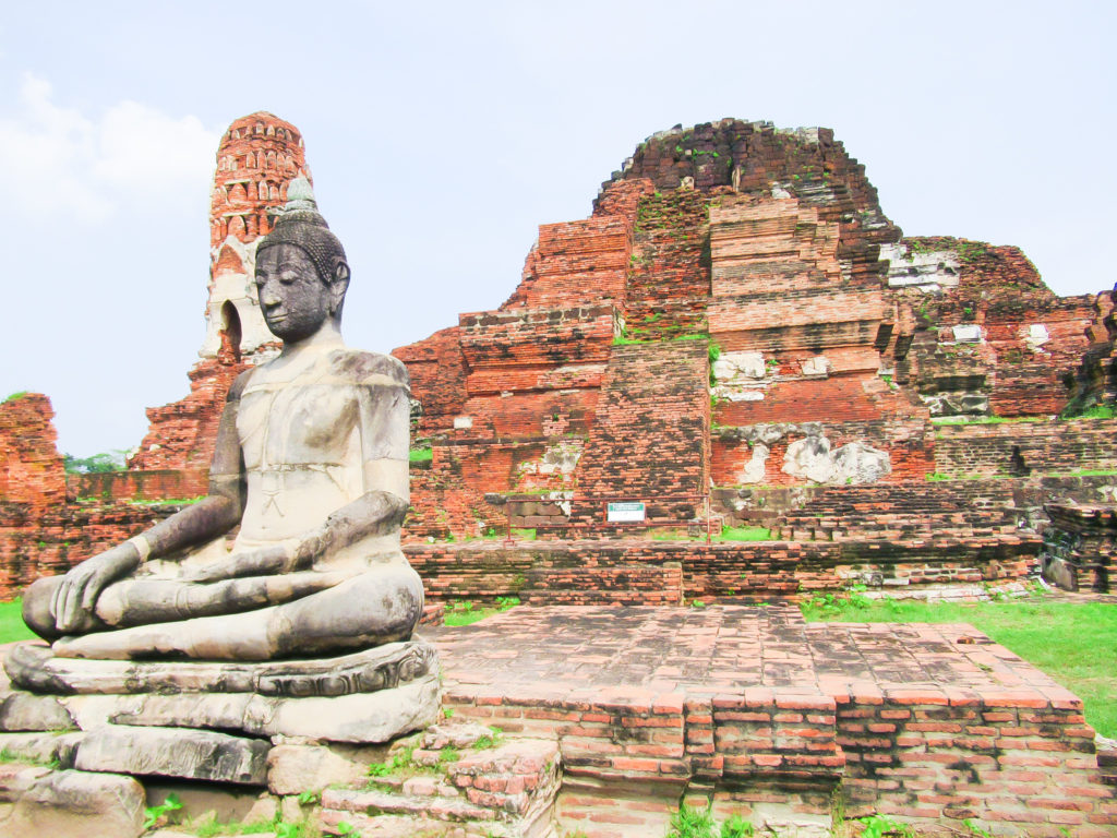 遺跡と仏像
